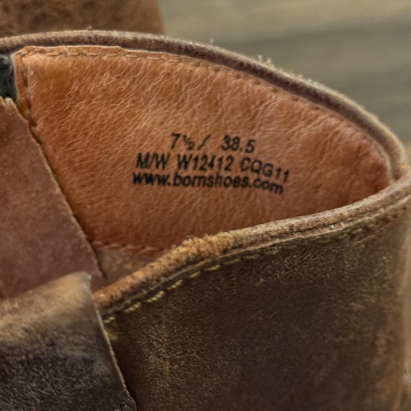Born Women’s Brown Distressed Leather Western Style Low Boot Size 7.5 - Picture 9 of 13